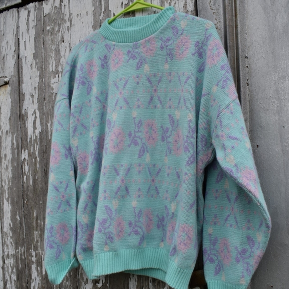Vintage Sweaters - Vintage Cabin Creek  Pastel Sweater